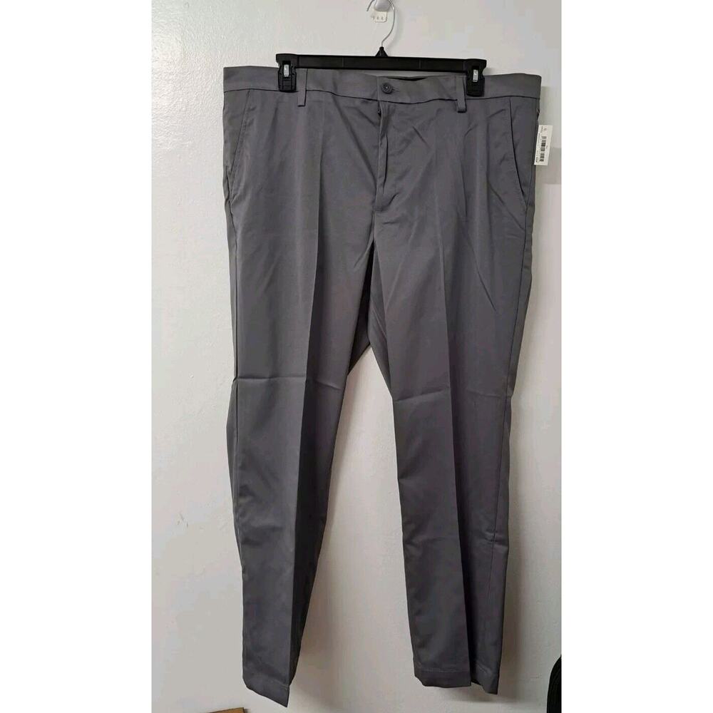 Amazon Essentials Men's Slim-Fit Stretch Golf Pant, Grey,‎ Size 42W x 30L
